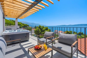 NEW! Villa Dattero -private Pool, Jacuzzi, Sauna, Media room